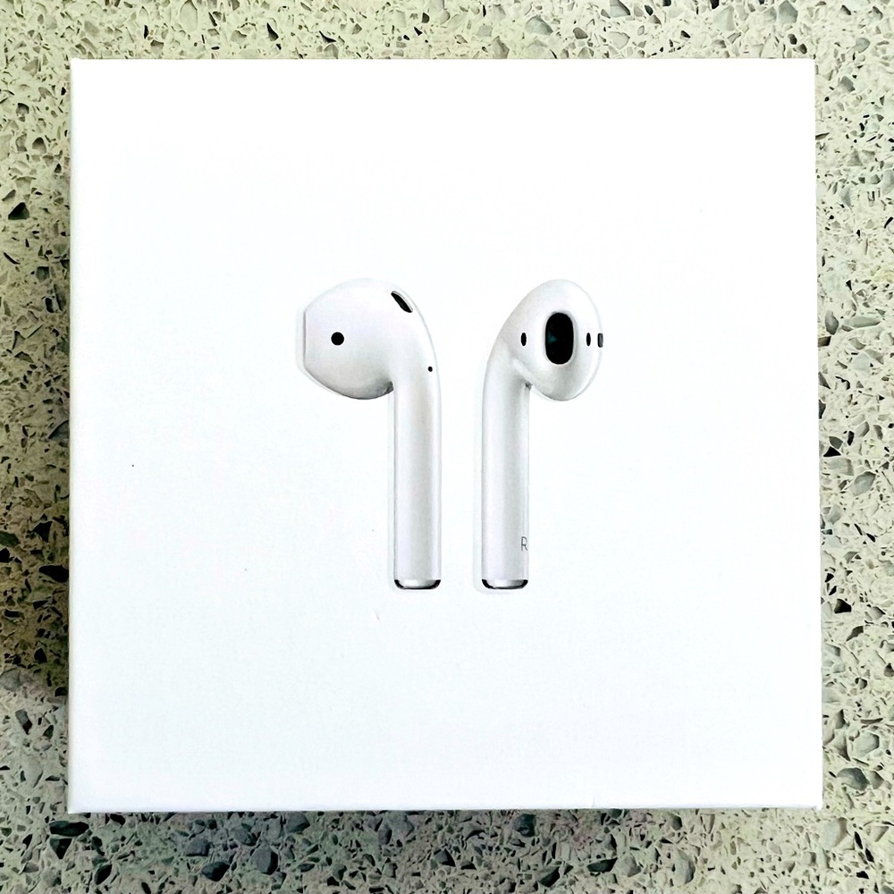 AirPods 2nd Gen with Wireless charging case